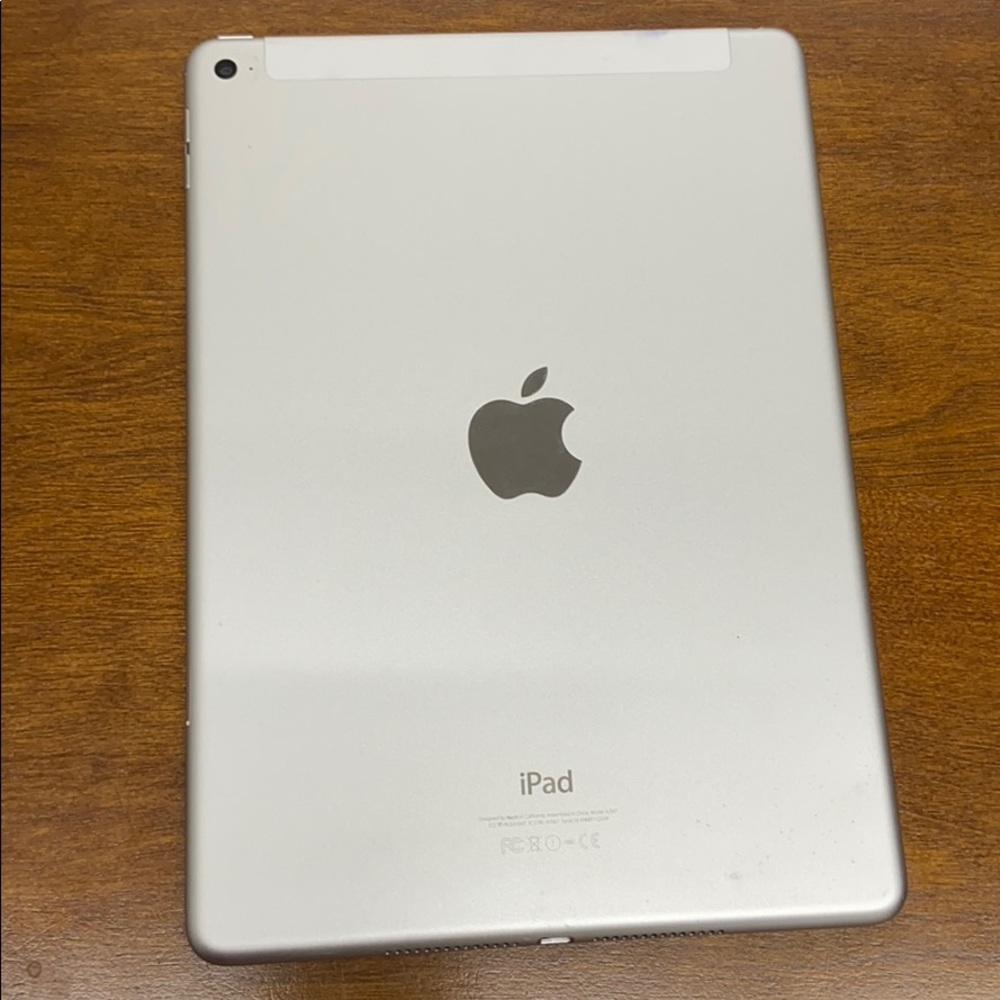 Apple IPad 2 - 16 GB - Picture 2 of 2